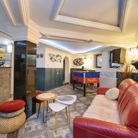 בית נופש Kaja בנסקו